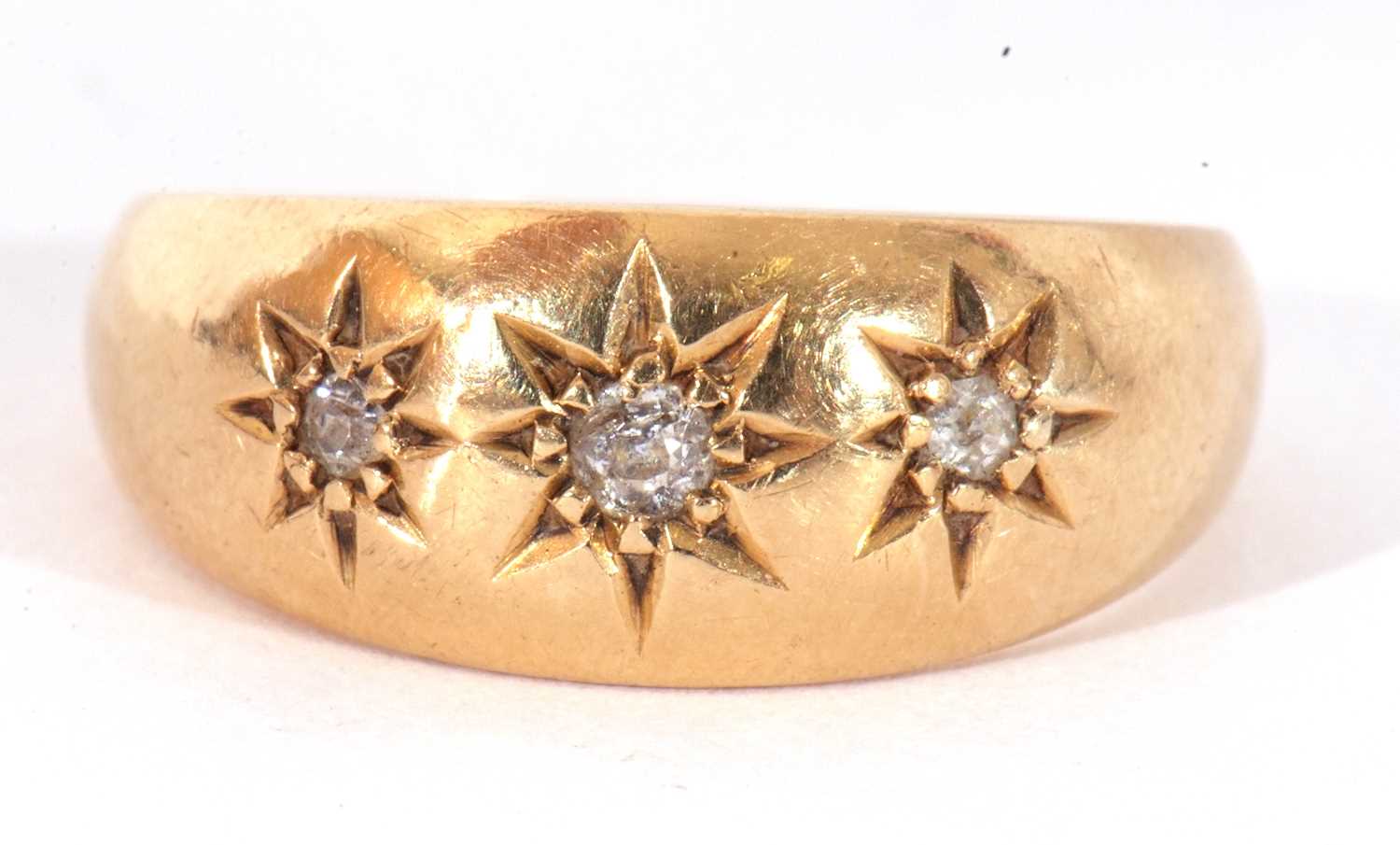 Antique 18ct gold three stone diamond ring featuring three small old cut diamonds, each in - Image 2 of 7