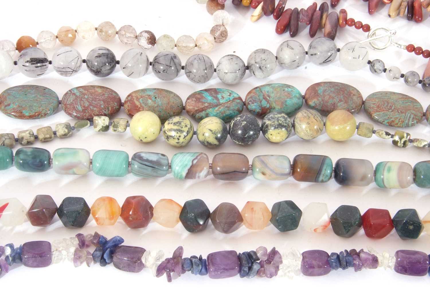 Small quantity of stone and bead necklaces (qty) - Image 2 of 5