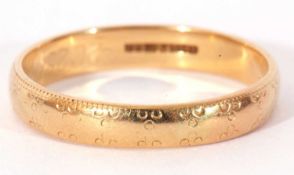 18ct gold wedding ring of plain polished design, 3.5gms, size R/S