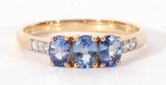 Modern 9ct gold blue and white stone ring, size P