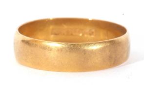 22ct gold wedding ring of plain polished design, 2.9gms, size N/O