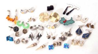 Mixed Lot to include mainly various earrings, brooches etc