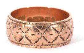 Antique 9ct gold ring, overall chased and engraved with a geometric design, 4.4gms, size I/J