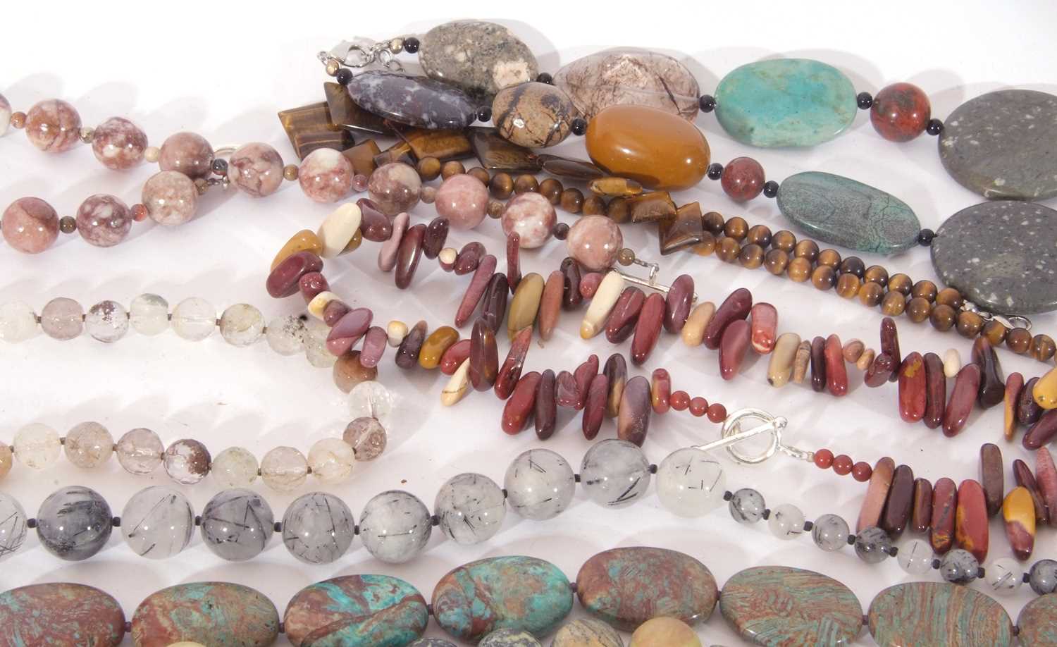 Small quantity of stone and bead necklaces (qty) - Image 3 of 5