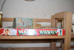 MAGIC ROBOT GAME TOGETHER WITH A NOVELTY MECHANICAL FAIRY QUEEN (2)