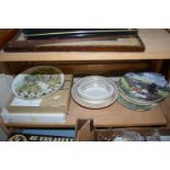 MIXED LOT VARIOUS DECORATED COLLECTORS PLATES, QUANTITY OF PORTLAND POTTERY BOWLS ETC