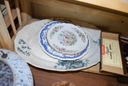 MIXED LOT - OVAL MEAT PLATE AND OTHER DECORATED PLATES