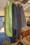 GENTS WAXED OVERCOAT TOGETHER WITH A FURTHER WOOL AND CASHMERE OVERCOAT AND A GENTS SUIT