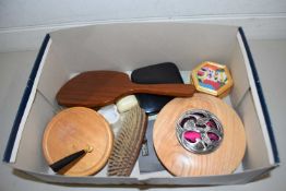 BOX MIXED ITEMS TO INCLUDE DRESSING TABLE SET, POT POURRI CONTAINER ETC