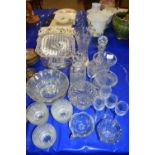 MIXED LOT, VARIOUS GLASS VASES, BOWLS ETC