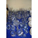 A LARGE MIXED LOT OF ASSORTED DRINKING GLASSES AND OTHER ITEMS