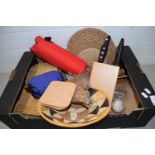 BOX OF MIXED ITEMS TO INCLUDE VARIOUS WOVEN PLACE MATS, KITCHEN KNIVES ETC