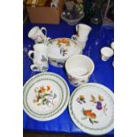 MIXED LOT, PORTMEIRION BOTANIC GARDEN TABLE WARES TOGETHER WITH ROYAL WORCESTER EVESHAM VALE KITCHEN