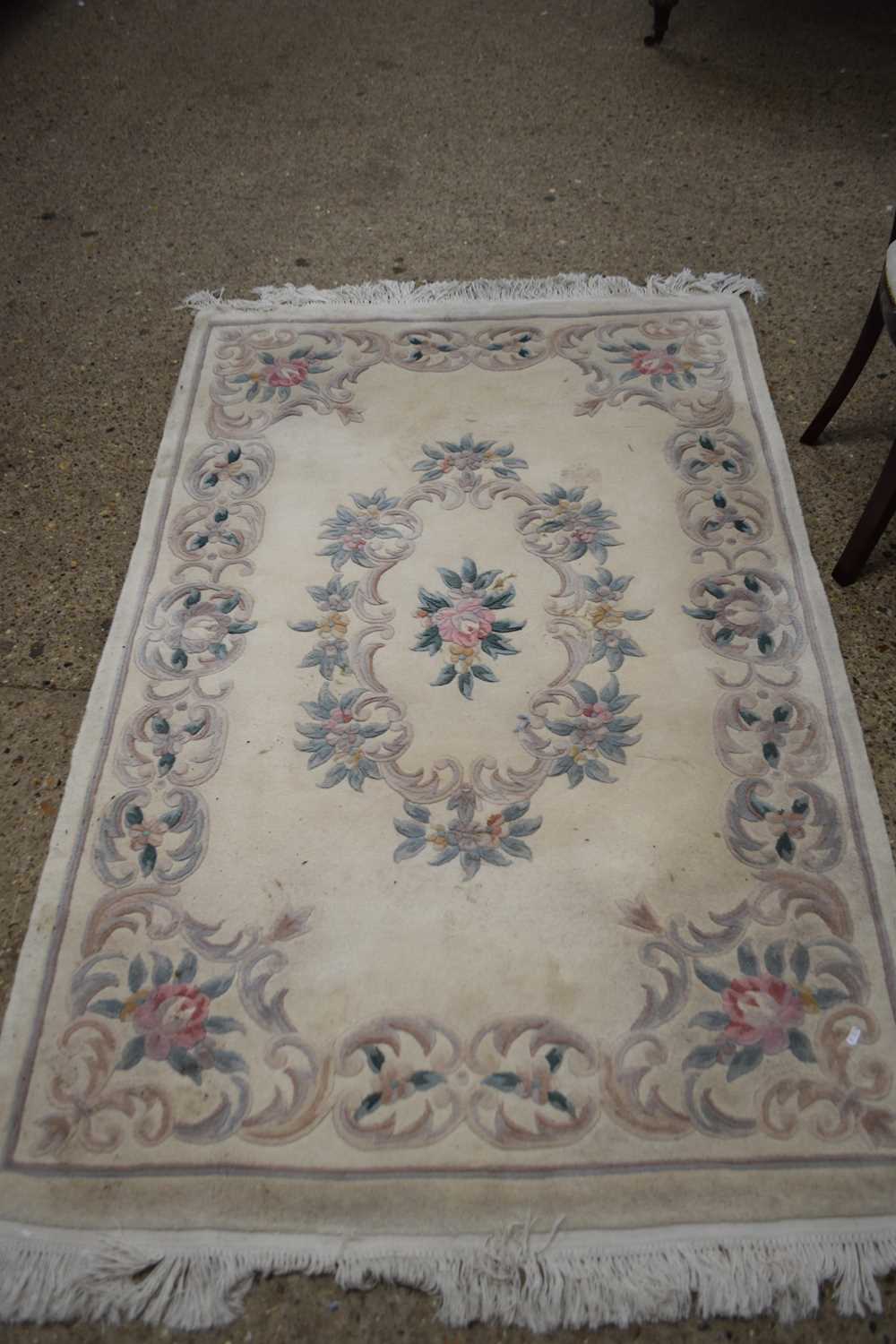 MODERN CHINESE FLORAL DECORATED WOOL RUG 190 CM LONG