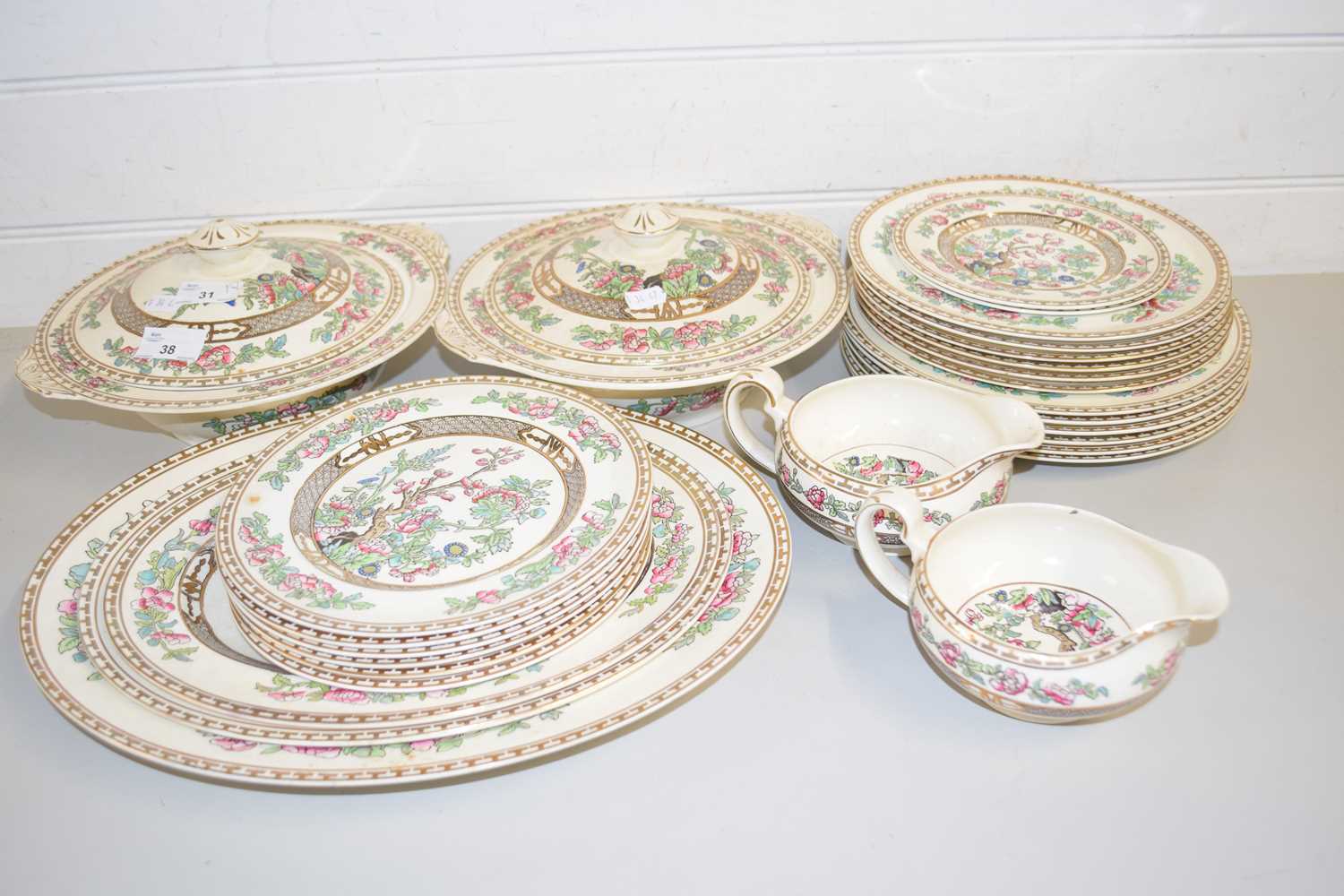 A QUANTITY OF INDIA TREE PATTERN TABLE WARES