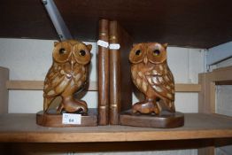 A PAIR OF OWL FORMED WOODEN BOOKENDS