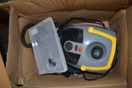 SMALL ELECTRIC STEAM CLEANER
