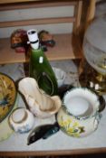 MIXED LOT: POOLE POTTERY DOLPHIN, CERAMIC TABLE LAMP, JELLY MOULD AND OTHER ITEMS