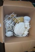MIXED LOT TO INCLUDE A QUANTITY OF COALPORT DINNER WARES PLUS FURTHER KITCHEN WARES ETC