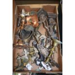 BOX OF VARIOUS METAL WARES TO INCLUDE SPELTER FIGURES, VARIOUS ORNAMENTS ETC