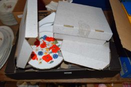 QUANTITY OF BOXED ROYAL ALBERT FLORAL COLLECTORS PLATES AND OTHER ITEMS