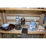 MIXED LOT: TO INCLUDE A CARLTON WARE BOWL, VARIOUS VASES, COVERED TRINKET BOX, CIGARETTE CASE ETC