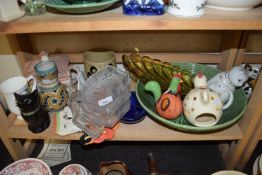 MIXED LOT: GLASS HORS D'OEUVRES DISH, VARIOUS ORNAMENTS, VASES ETC