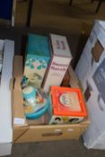 BOX OF VARIOUS MIXED VINTAGE TOYS TO INCLUDE JACK IN THE BOX, SWEET SARAH AND OTHERS