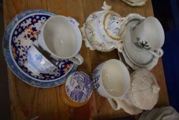 MIXED LOT: VARIOUS 19TH CENTURY AND LATER CERAMICS TO INCLUDE PORTMEIRION CUPS AND SAUCERS,