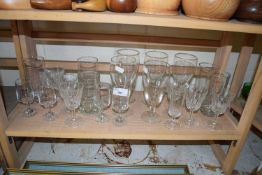 MIXED LOT: DRINKING GLASSES
