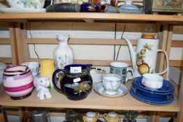 MIXED LOT: VARIOUS ASSORTED CERAMICS TO INCLUDE A GRAYS JUG, VARIOUS TEA WARES AND OTHER ITEMS