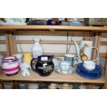 MIXED LOT: VARIOUS ASSORTED CERAMICS TO INCLUDE A GRAYS JUG, VARIOUS TEA WARES AND OTHER ITEMS