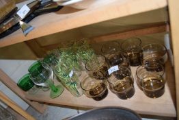 MIXED LOT: VARIOUS ASSORTED MID CENTURY DRINKING GLASSES