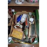 BOX OF VARIOUS MIXED ITEMS TO INCLUDE BRASS TRIVET, ROLLS RAZOR, PUB ASHTRAYS, TORQUAY WARE VASES