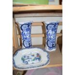 PAIR OF DELFT VASES TOGETHER WITH A FURTHER SANDWICH PLATE