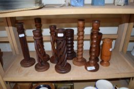 MIXED LOT: VARIOUS ASSORTED WOODEN CANDLE STICKS