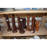 MIXED LOT: VARIOUS ASSORTED WOODEN CANDLE STICKS