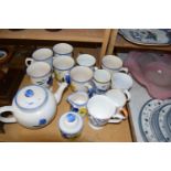 MIXED LOT: VARIOUS FLORAL DECORATED TEA WARES, MUGS ETC