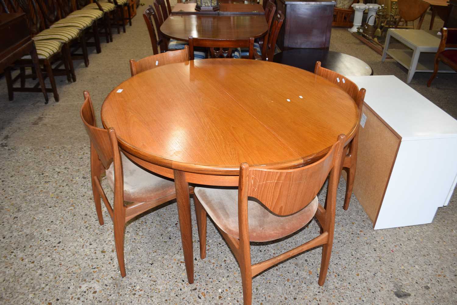 G-PLAN TEAK CIRCULAR EXTENDING DINING TABLE AND FOURS CHAIRS (5) - Image 2 of 2