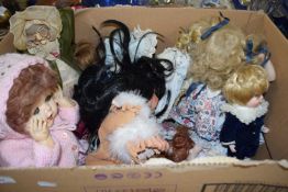BOX OF VARIOUS DOLLS TO INCLUDE MODERN PORCELAIN HEADED EXAMPLES