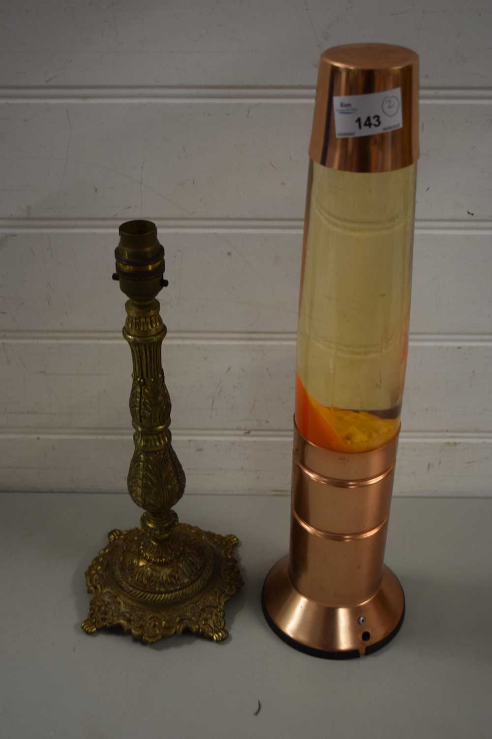 VINTAGE LAVA LAMP TOGETHER WITH A METAL TABLE LAMP (2)