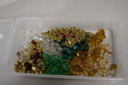 BOX OF VARIOUS ASSORTED COSTUME JEWELLERY