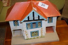 SMALL EARLY 20TH CENTURY PAINTED DOLLS HOUSE, 50 CM WIDE