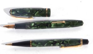 Conway Stewart fountain pen No 15 and Nippy No 3 pencil combination, in green and black, boxed
