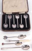 Mixed lot including a cased set of six silver George V teaspoons, hallmarked Sheffield 1925 by the