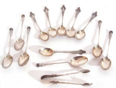 Mixed lot to include a set of six Edward VII silver teaspoons and matching tongs having shell