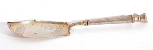 Danish silver cake slice, having a shaped crumb tray to a tapering handle with a hoof shaped finial,