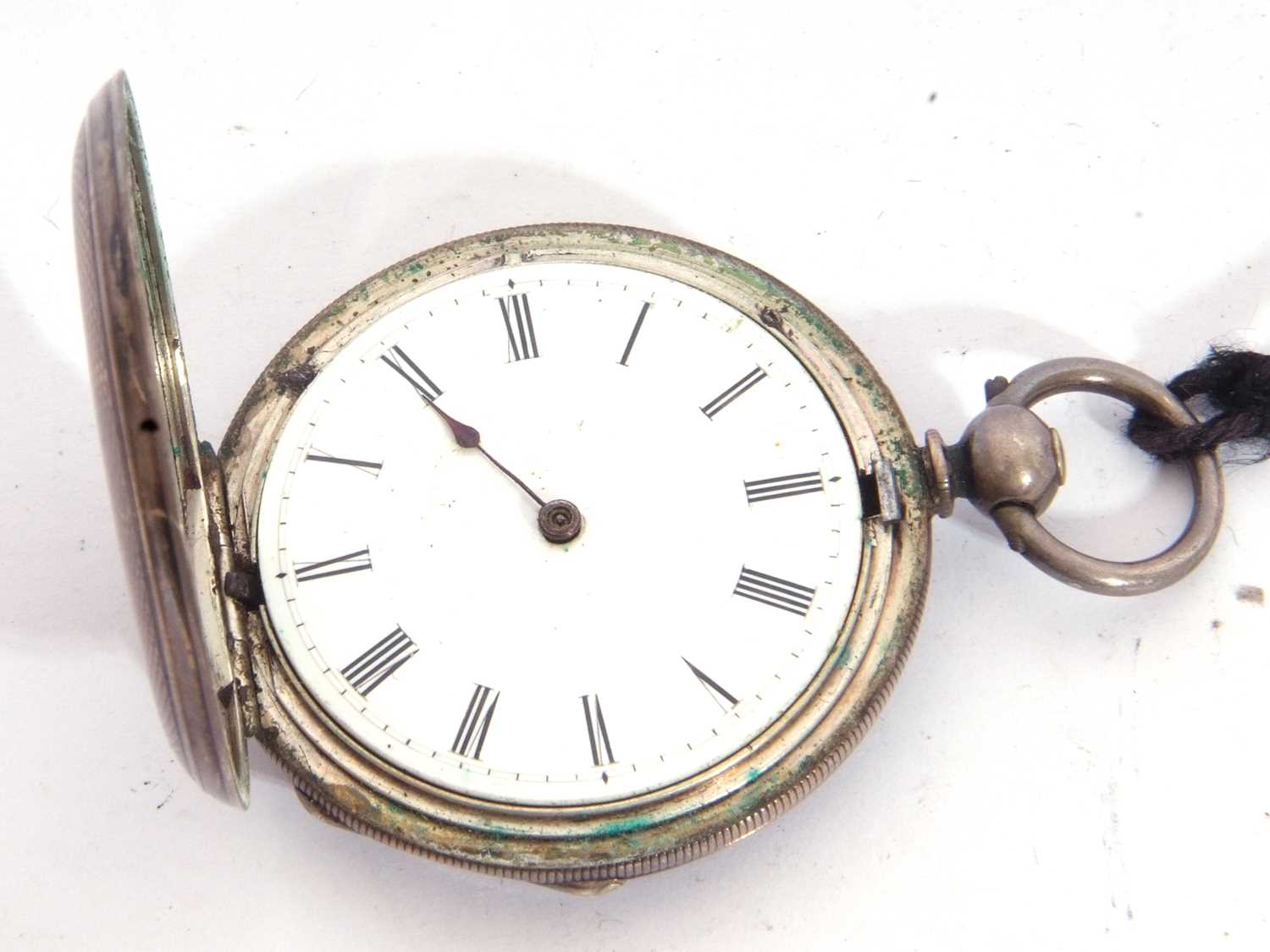 Mid/Last quarter of 19th century white metal hunter pocket watch, features a white enamel dial - Image 4 of 4