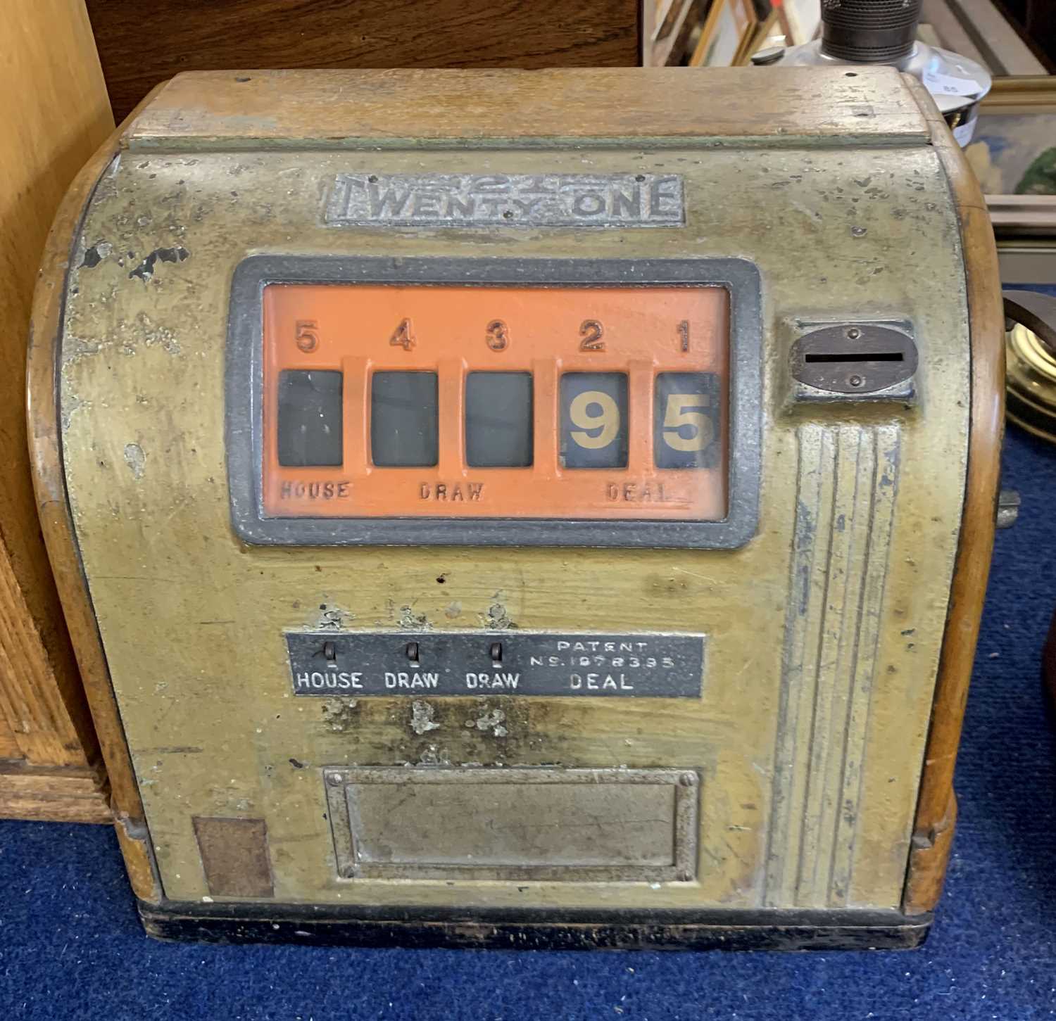 Small wooden cased trade stimulator - Twenty one 21 slot machine, 33 cm wide - Image 2 of 2