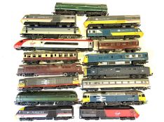 Mixed lot of assorted 00 gauge locomotives and carriages, to include: - Virgin - British